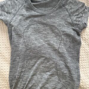 Swiftly Tech Short-Sleeve Shirt 2.0
Hip Length